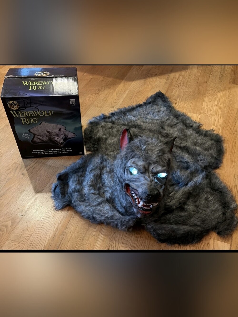 Spirit Halloween Animatronic Prop Werewolf Rug 4.5ft Glowing Eyes Growling Sound